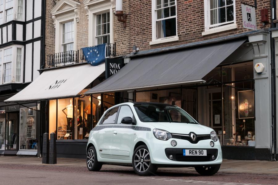  Renault Twingo Iconic 2017 года  (UK) (фото 2 из 9)
